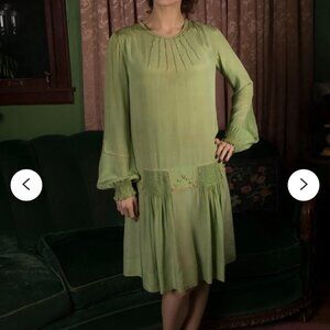 1920s Dress - Pretty Pale Green Shirred Soft Day Dress